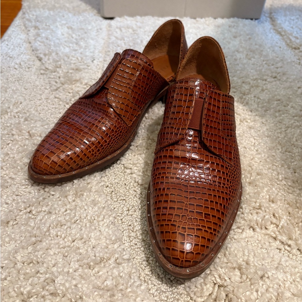 Freda Salvador Brown Croc Embossed Dorsay Cut out Flat Size 9